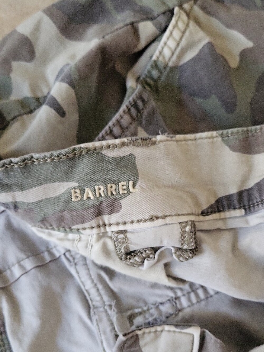 American Eagle Outfitters Women's Camo Cargo Barrel Pants - Picture 3 of 6